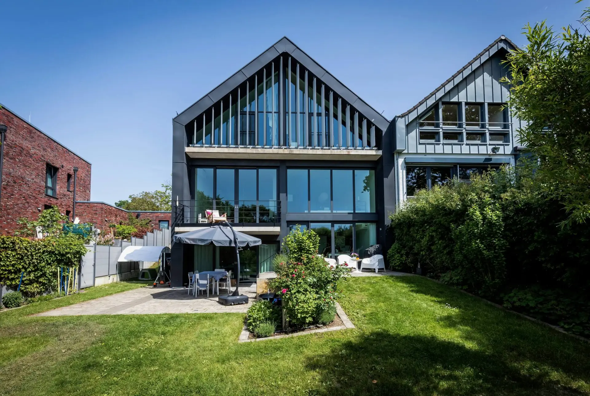 Blick auf das Haus vom Garten - Foto & Film Location